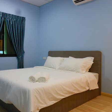 Eiman Homestay, Kluang Exterior photo